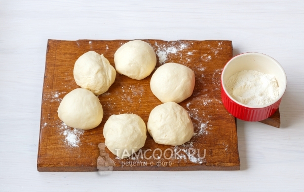 Лепёшки с сыром и зеленью на сковороде